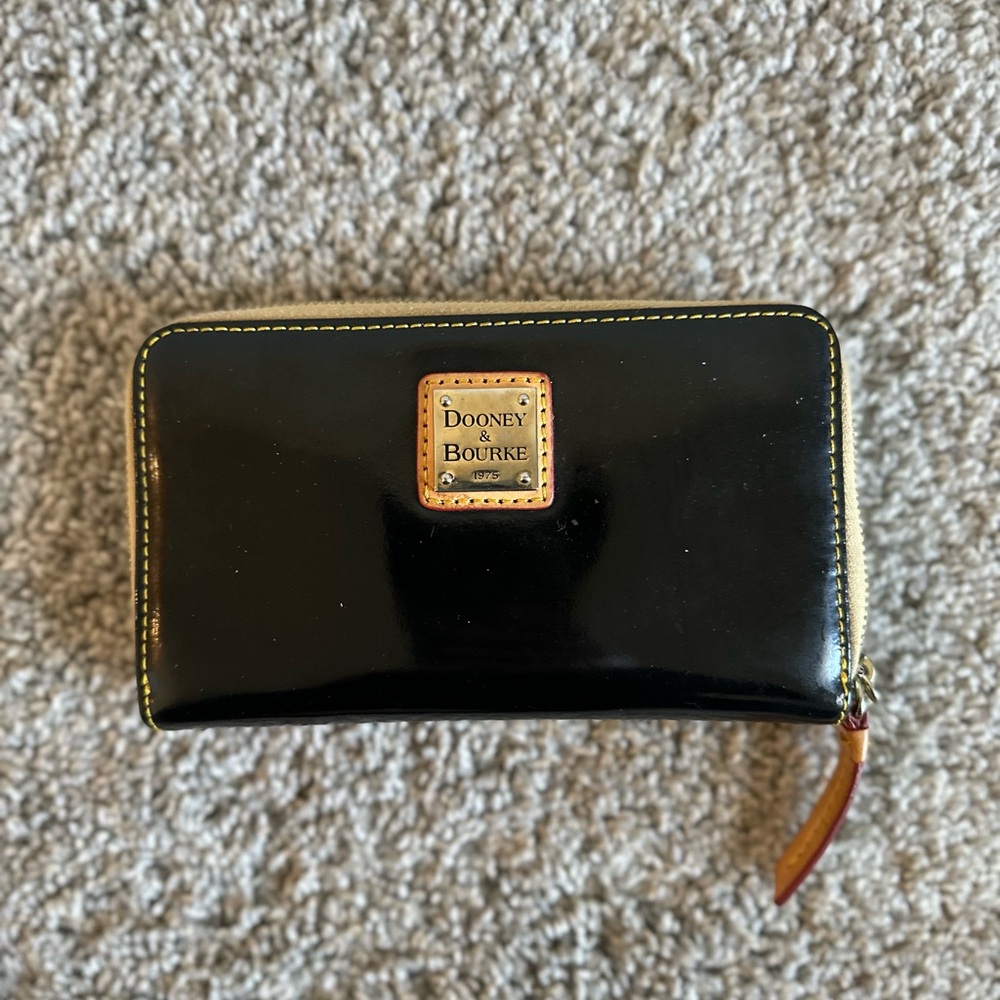Dooney & Bourke Glossy Black Zip Wallet